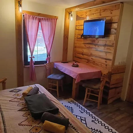 Konaci Gradina * Bajina Basta